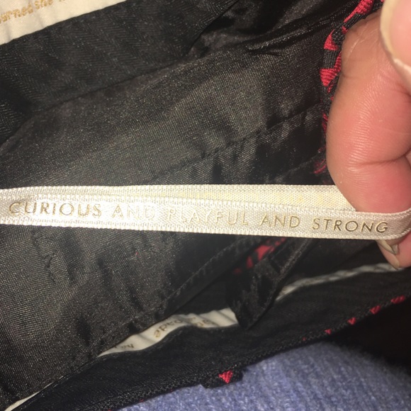 Kate Spade Avery Black/Red Diamond Print Ankle Crop Pants in Size 2. - Picture 9 of 12